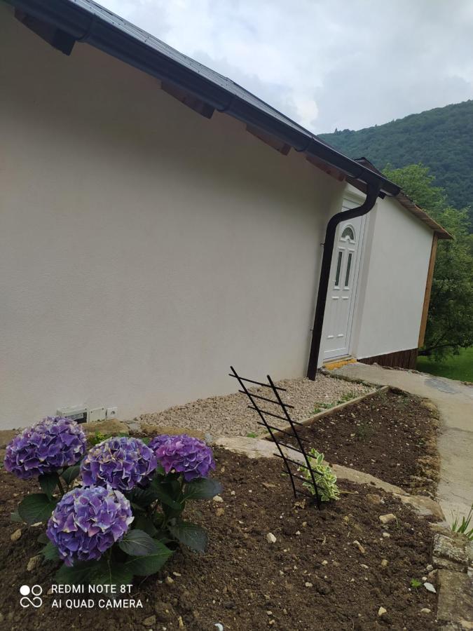 Lenilenii Bungalows Jajce Exterior foto