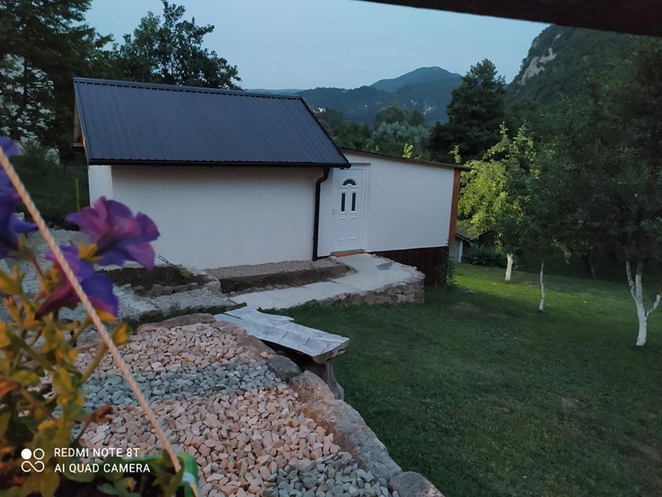 Lenilenii Bungalows Jajce Exterior foto